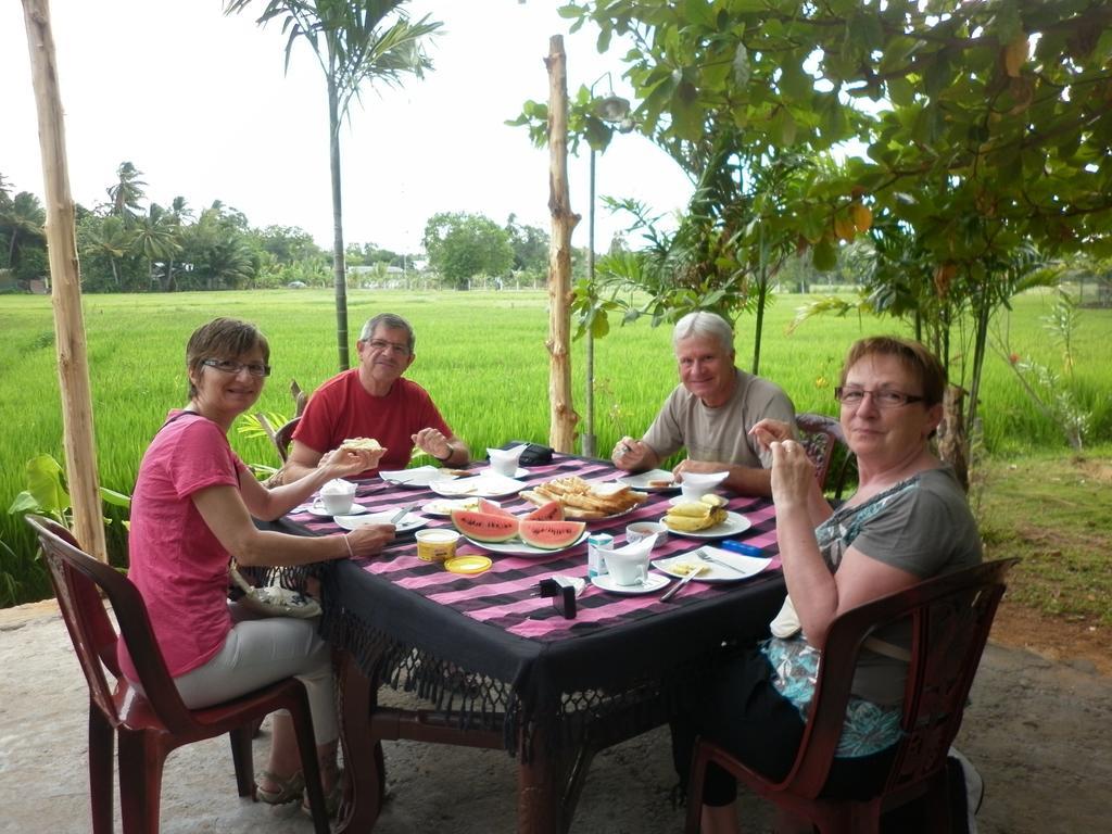 Thisara Guest House Polonnaruwa Bagian luar foto